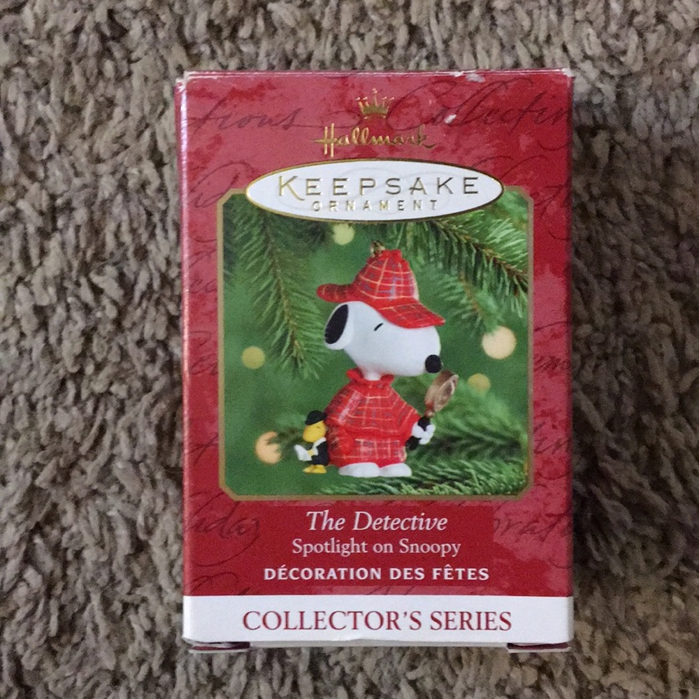 The detective spotlight on snoopy